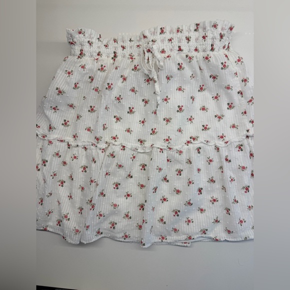 Princess Polly Dresses & Skirts - Princess Polly White Floral Ruffle Mini Skirt – Size 4 (AU 8 / EU 36)